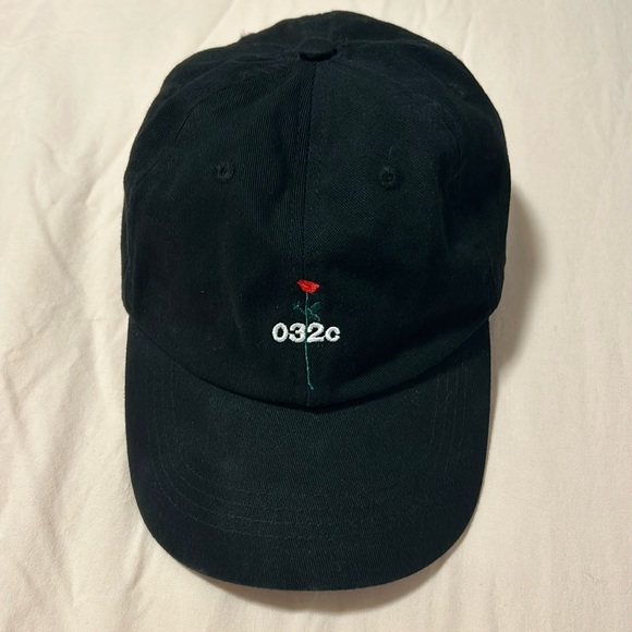 032c Hat - Picture 1 of 5
